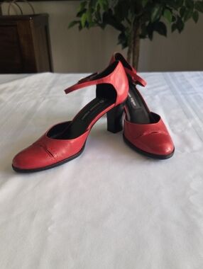 Etienne Aigner Red Leather Mary Jane Heels Size 7.5M